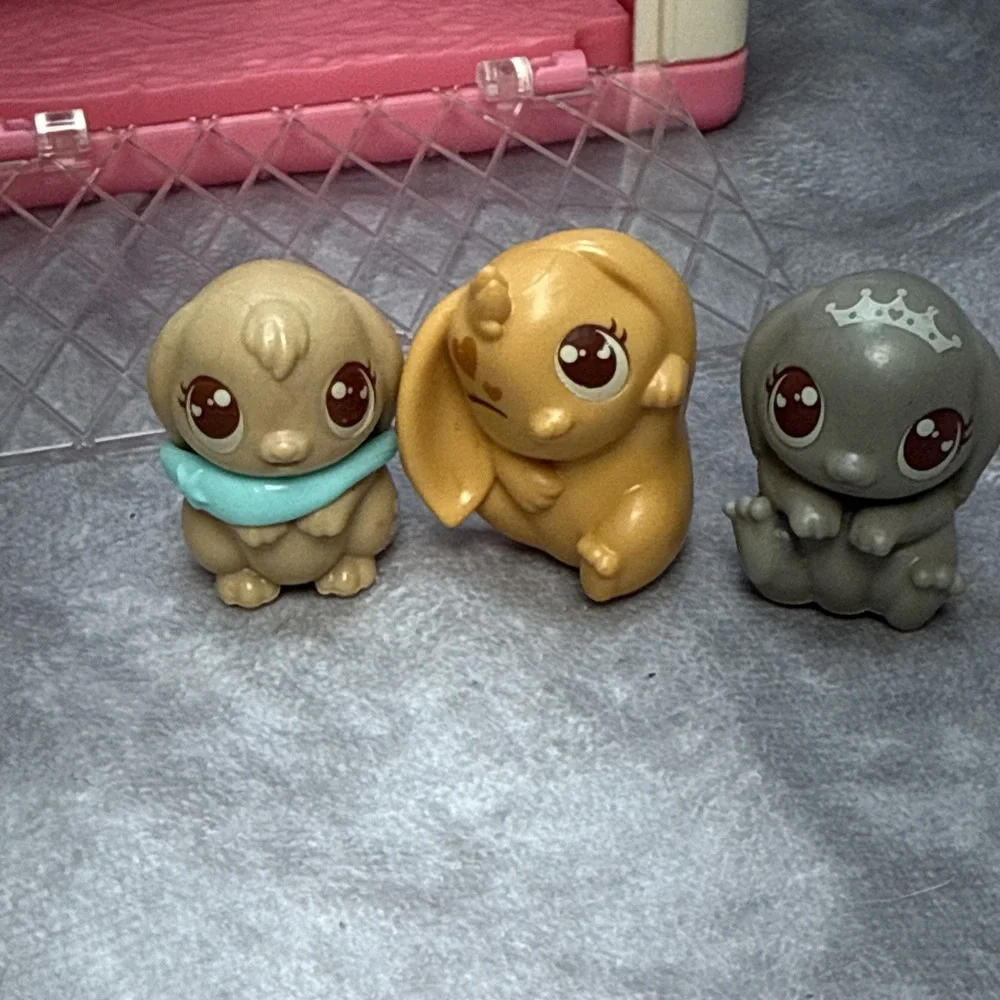 Little Live Pets Mama Surprise Minis Flocked Bunny Rabbit Babies Hutch Moose Toy